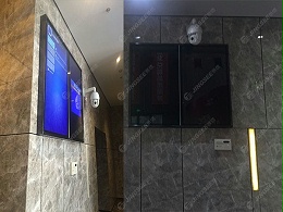 天津市河西区美年广场55寸壁挂式广告机